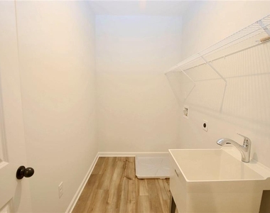 2225 Whistler Way Ne - Photo Thumbnail 9