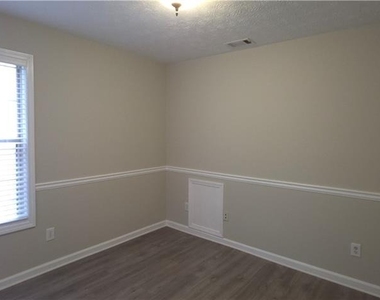 2377 Fawn Hollow Court - Photo Thumbnail 14