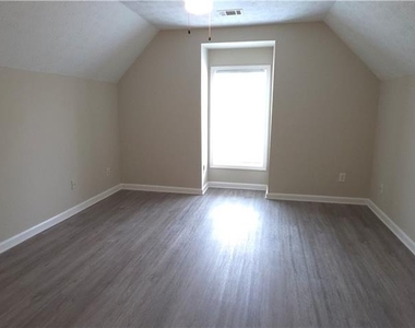 2377 Fawn Hollow Court - Photo Thumbnail 9