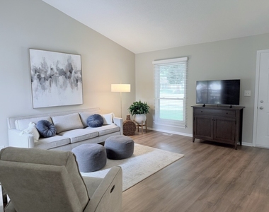 2108 Navarone Drive - Photo Thumbnail 11