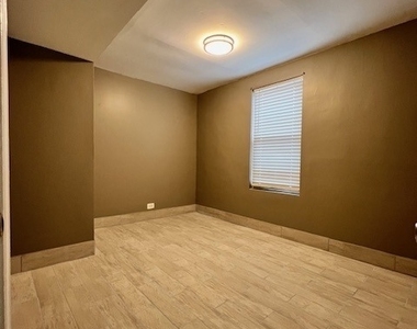 2835 N Ridgeway Avenue - Photo Thumbnail 13