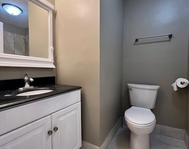 2835 N Ridgeway Avenue - Photo Thumbnail 15