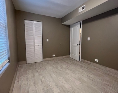 2835 N Ridgeway Avenue - Photo Thumbnail 14