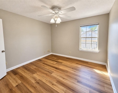 2037 Chastain Park Court Ne - Photo Thumbnail 3
