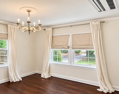 996 Lindbergh Drive Ne - Photo Thumbnail 2