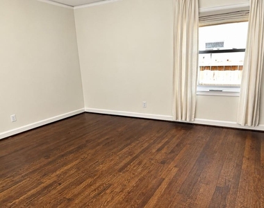 996 Lindbergh Drive Ne - Photo Thumbnail 4