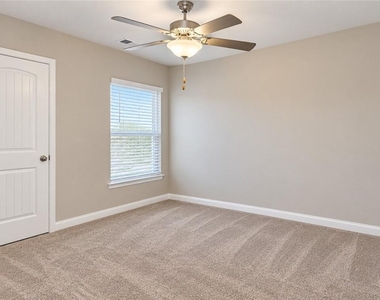 220 Turner Lane - Photo Thumbnail 7