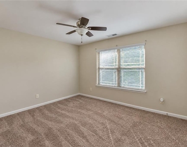 902 Whitfield Oak Road - Photo Thumbnail 12