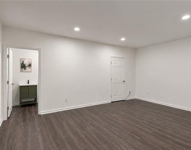 902 Whitfield Oak Road - Photo Thumbnail 19