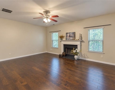 902 Whitfield Oak Road - Photo Thumbnail 2