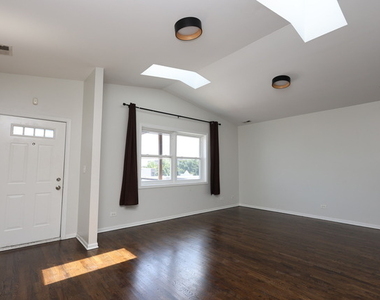 519 S Maplewood Avenue - Photo Thumbnail 4