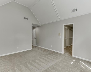 9345 Riverclub Parkway - Photo Thumbnail 31