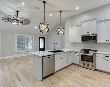 75 Cherry Street - Photo Thumbnail 14