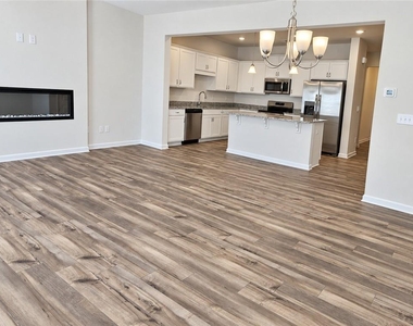 265 Dupont Drive - Photo Thumbnail 4