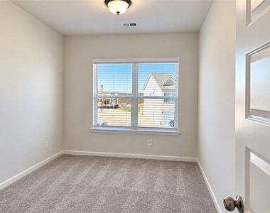 265 Dupont Drive - Photo Thumbnail 9