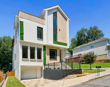 204 South Avenue Se - Photo Thumbnail 8