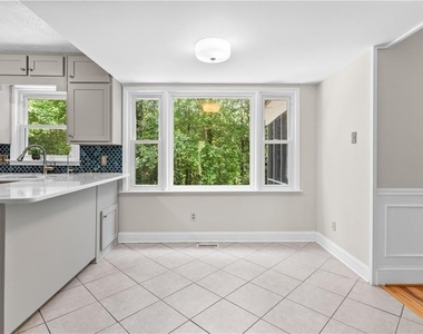 1428 Brookcliff Drive - Photo Thumbnail 11