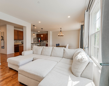 2832 Henley Lane - Photo Thumbnail 10
