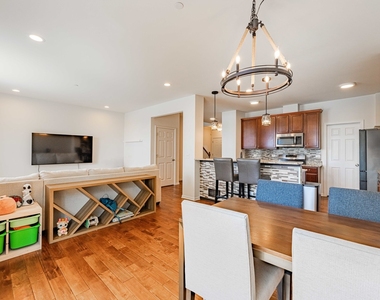 2832 Henley Lane - Photo Thumbnail 11