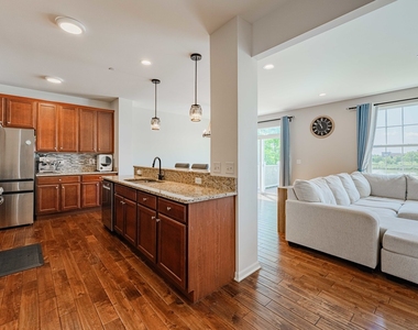 2832 Henley Lane - Photo Thumbnail 9