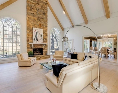 325 Riverhall Court - Photo Thumbnail 8