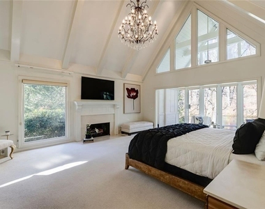 325 Riverhall Court - Photo Thumbnail 27