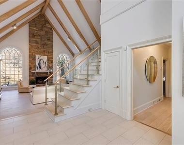 325 Riverhall Court - Photo Thumbnail 6