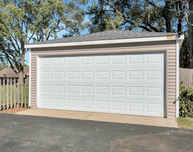 8600 169th Street - Photo Thumbnail 15