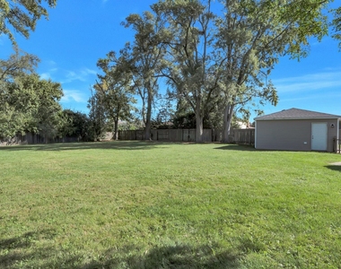 8600 169th Street - Photo Thumbnail 2