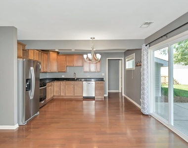 8600 169th Street - Photo Thumbnail 5
