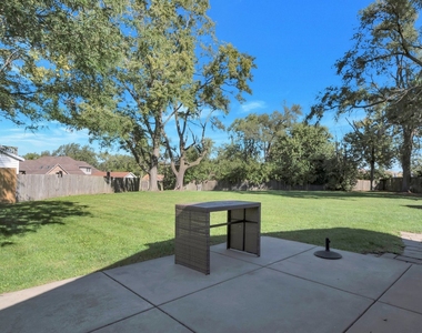 8600 169th Street - Photo Thumbnail 14