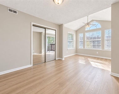 1107 Sandy Lane Drive - Photo Thumbnail 15