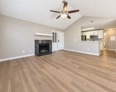 1107 Sandy Lane Drive - Photo Thumbnail 2