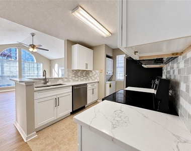 1107 Sandy Lane Drive - Photo Thumbnail 5