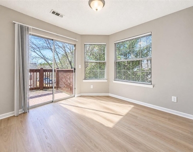 1107 Sandy Lane Drive - Photo Thumbnail 3