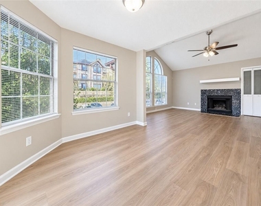 1107 Sandy Lane Drive - Photo Thumbnail 12
