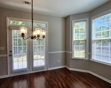 3352 Castleberry Village Circle - Photo Thumbnail 4
