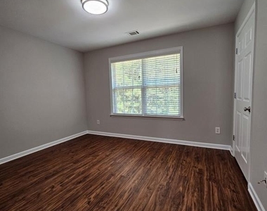 3352 Castleberry Village Circle - Photo Thumbnail 18