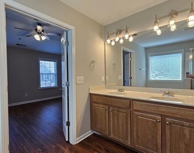3352 Castleberry Village Circle - Photo Thumbnail 14