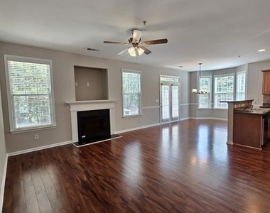 3352 Castleberry Village Circle - Photo Thumbnail 2