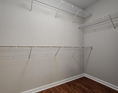3352 Castleberry Village Circle - Photo Thumbnail 16
