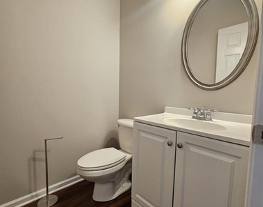 3352 Castleberry Village Circle - Photo Thumbnail 9