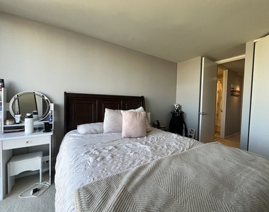 2650 N Lakeview Avenue - Photo Thumbnail 8