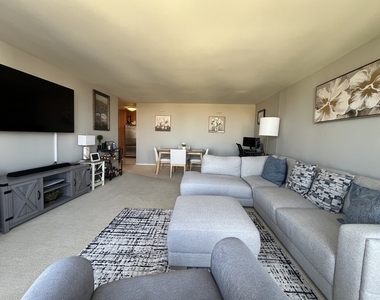 2650 N Lakeview Avenue - Photo Thumbnail 2