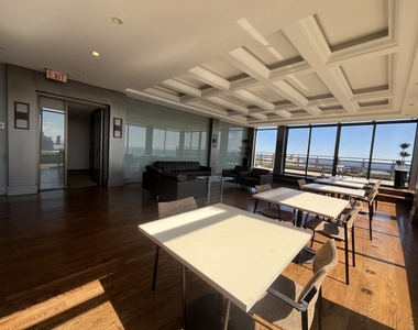2650 N Lakeview Avenue - Photo Thumbnail 13
