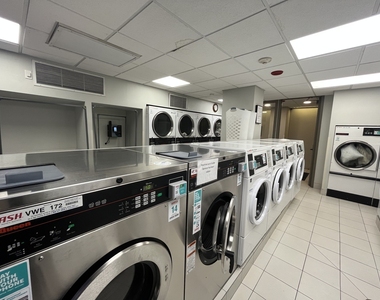 2650 N Lakeview Avenue - Photo Thumbnail 15