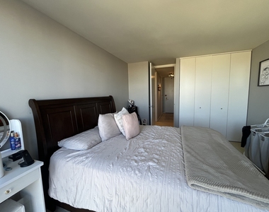 2650 N Lakeview Avenue - Photo Thumbnail 9