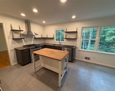 190 Timber Oak Cove - Photo Thumbnail 8