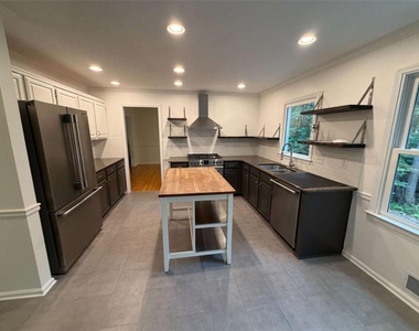 190 Timber Oak Cove - Photo Thumbnail 6