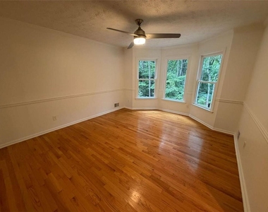 190 Timber Oak Cove - Photo Thumbnail 5